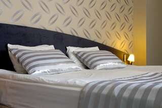 Отель Triada Hotel София Двухместный номер с 1 кроватью или 2 отдельными кроватями-5